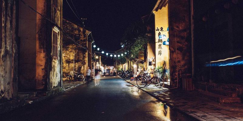 从复古眼镜到视力保健：经典设计元素如何重塑当代眼镜店美学潮流