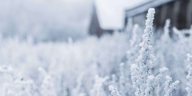 复古眼镜如何选配专业镜片？深度解析防油污、防静电、增透膜三大镀膜技术